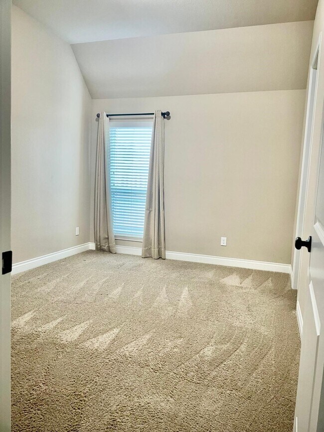 Building Photo - 10902 Kennowy Ct