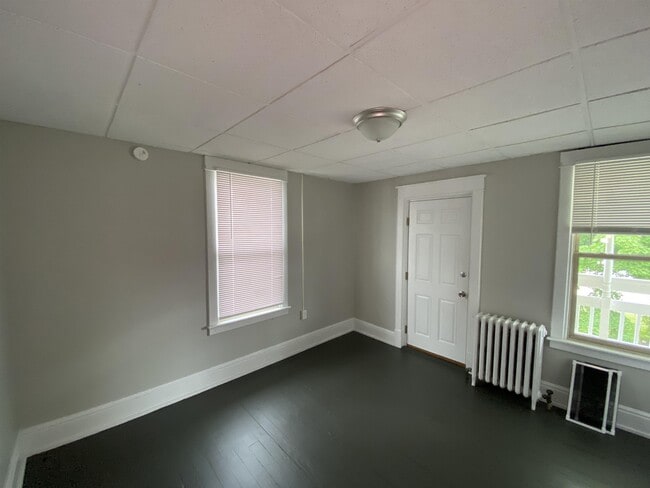 Building Photo - 12 E Burd St