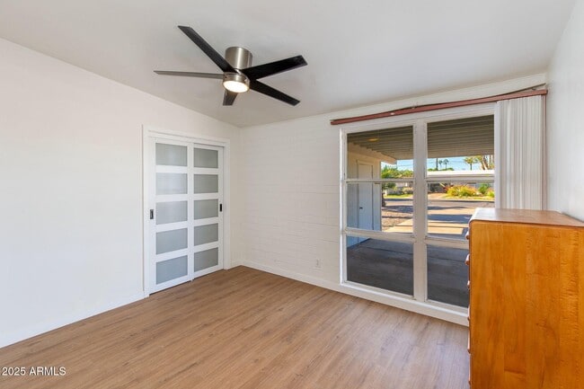 Building Photo - 421 N Evergreen St