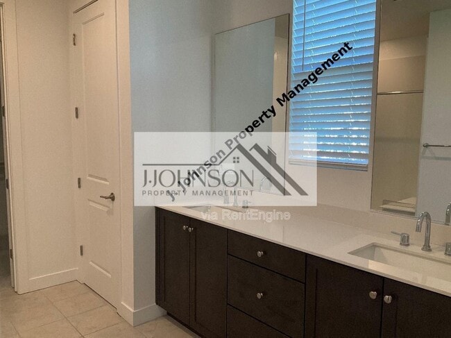 Building Photo - 405 Avendale Dr