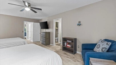 Building Photo - Charming 2-Bedroom, 2.5-Bathroom Townhome with Community Pool! Available TODAY!