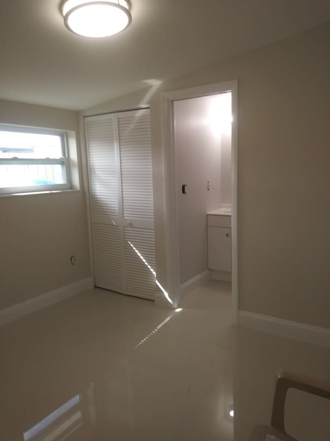 Building Photo - 11842 SW 37 Ter