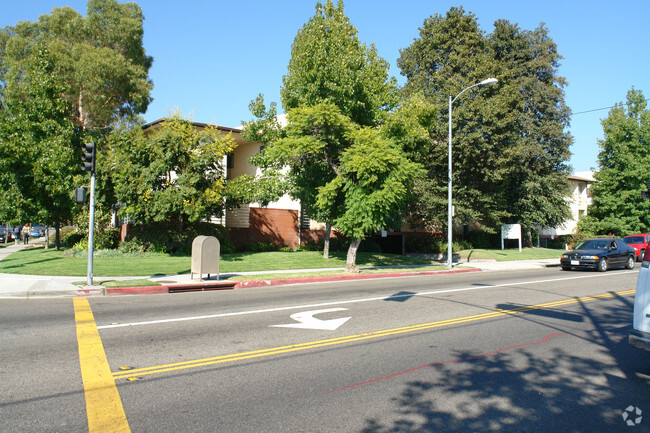 Building Photo - Wilson Apartments