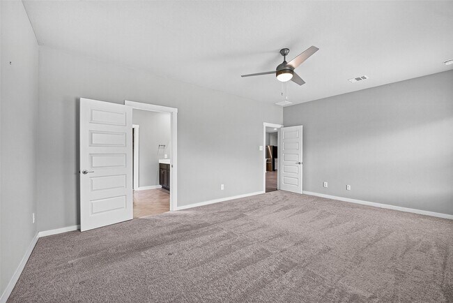 Building Photo - 13126 Lago Acero
