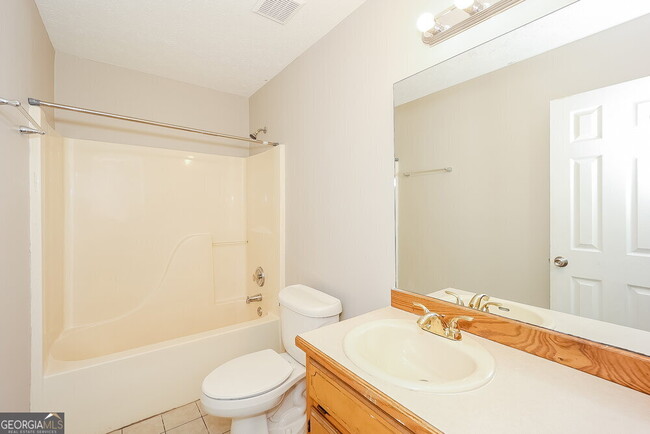 Building Photo - 165 Willow Shoals Dr