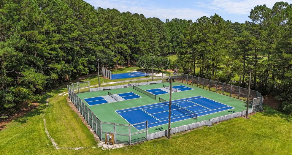 Tennis & Pickleball Courts - 117 Forecastle Ct