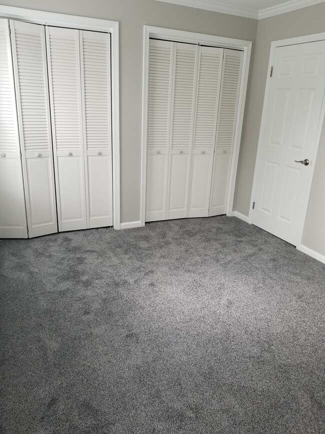 Building Photo - 445 W 6th Ave