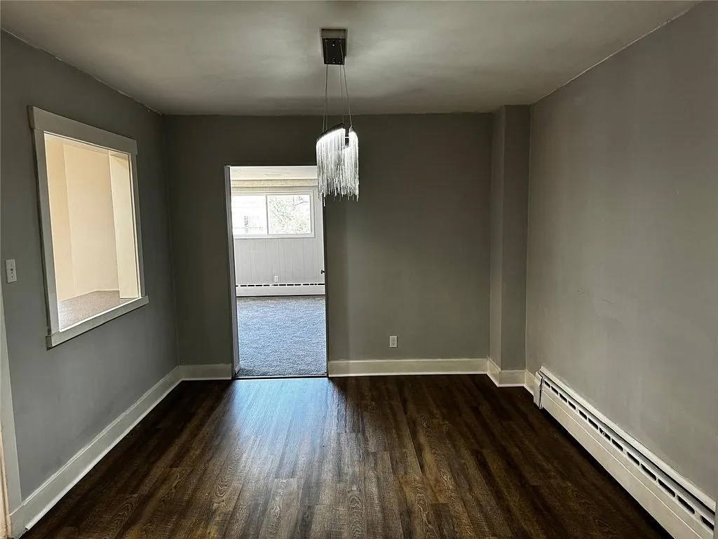 dining - 6361 Waldron St