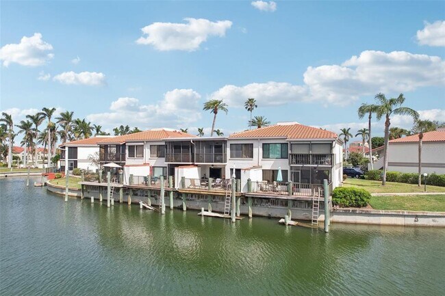 Building Photo - 6277 Bahia Del Mar Blvd S