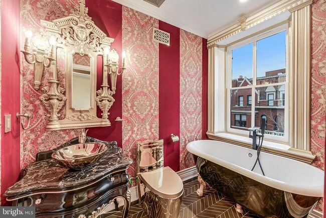 Building Photo - 810 Prince St