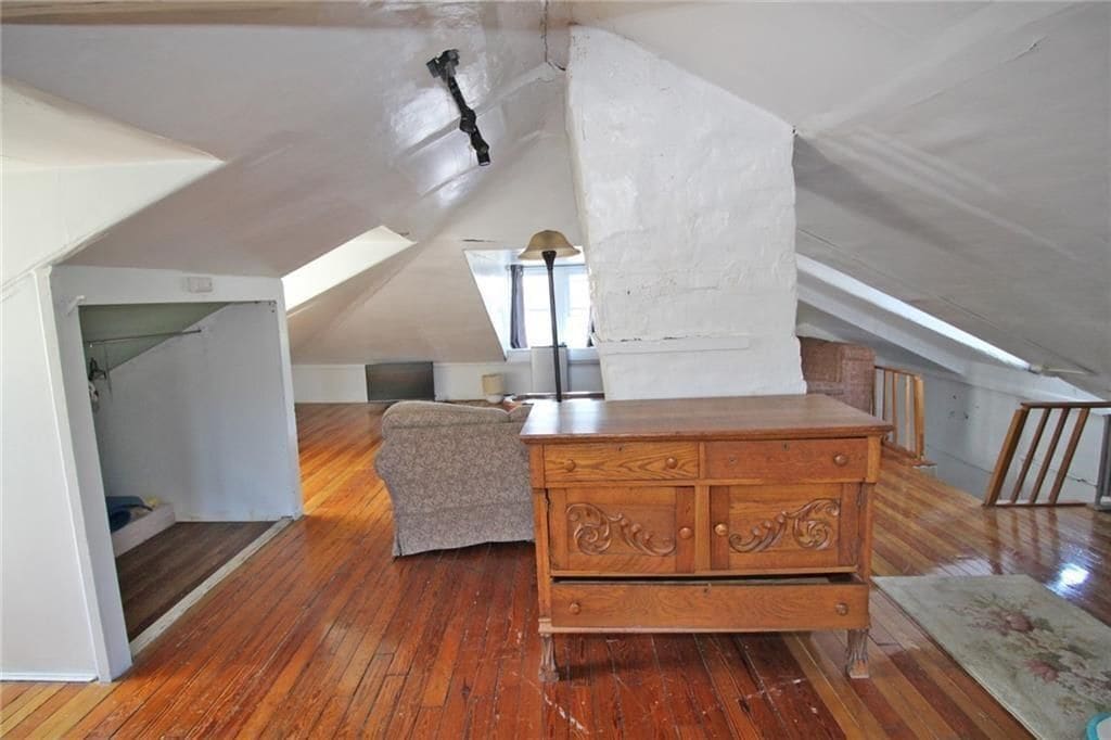 Building Photo - 32 Ann St