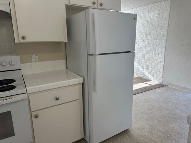 Building Photo - 55-0210