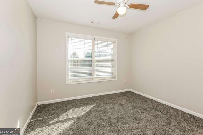 Building Photo - 5521 Village Trace