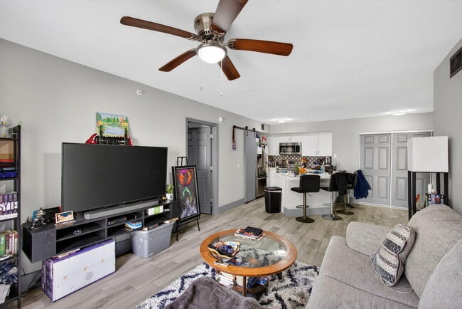 Building Photo - 4211 San Marino Blvd