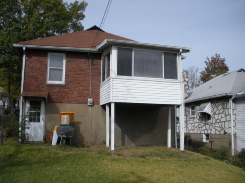 Building Photo - 3114 Kemp Dr