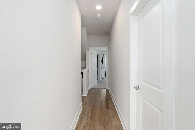 Building Photo - 1747 Riverbluff Ave