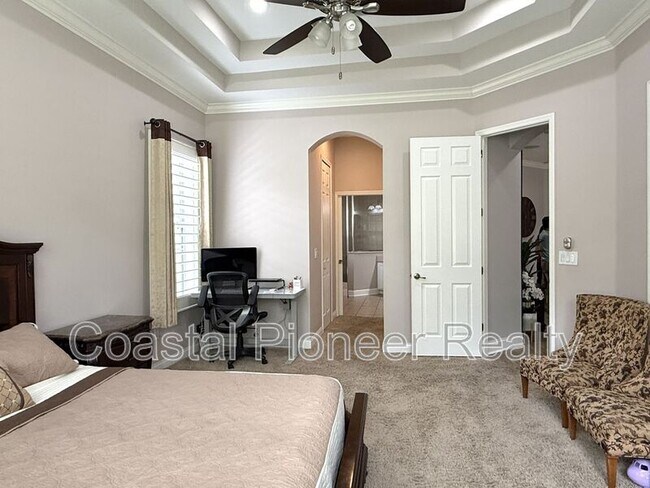 Building Photo - 14620 Chatsworth Manor Cir