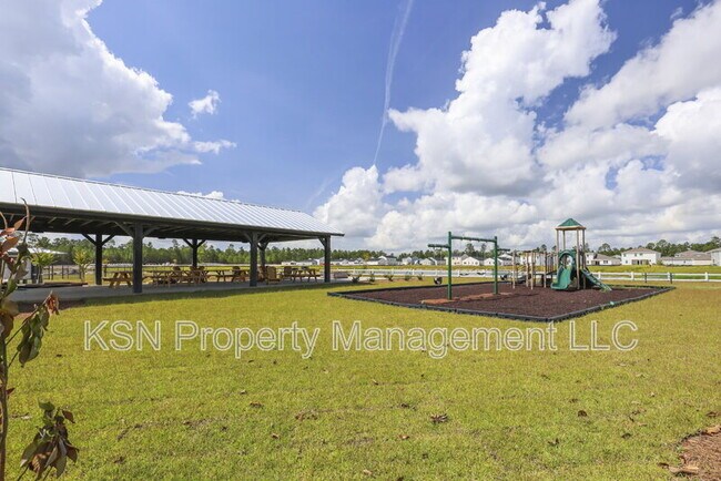 Building Photo - 107 Firefly Cir