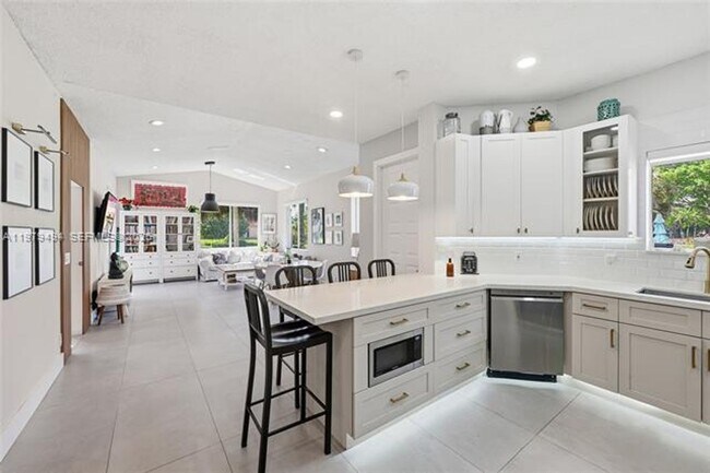 Building Photo - 1166 SW 158th Way