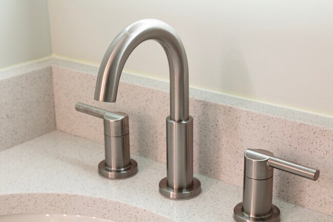 Building Photo - 289 Governors Park Rd