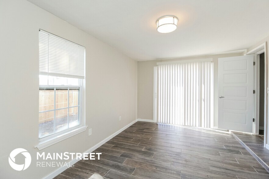 Building Photo - 8716 Tracy Dr