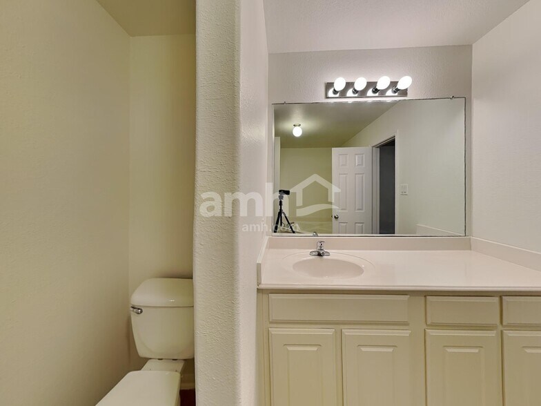 Building Photo - 537 Misty Mountain Dr