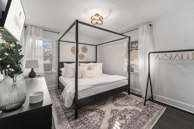 Building Photo - 5050 Pittman St