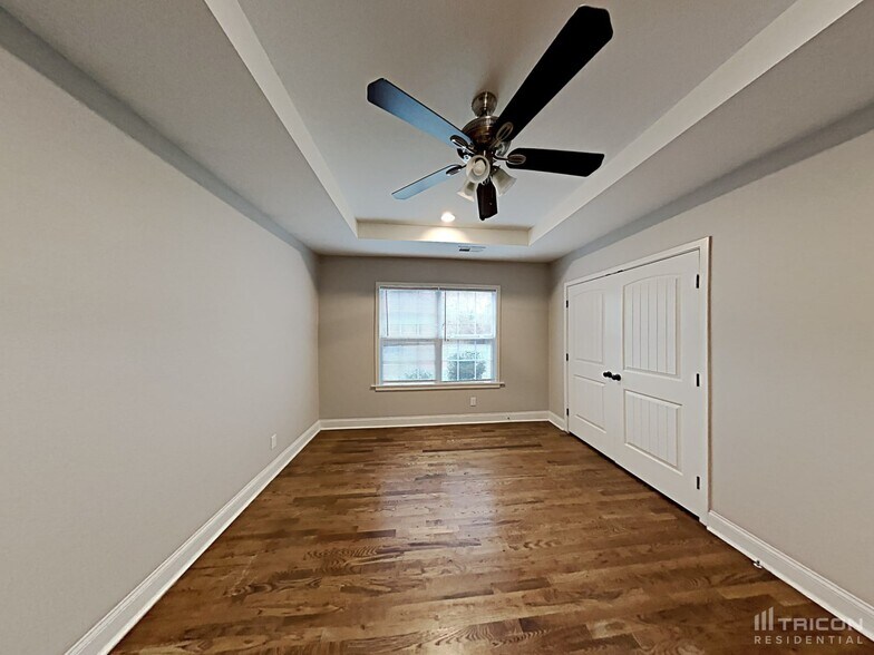 Building Photo - 3226 Draper Ave