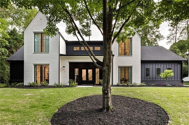 Building Photo - 2742 Winding Ln NE