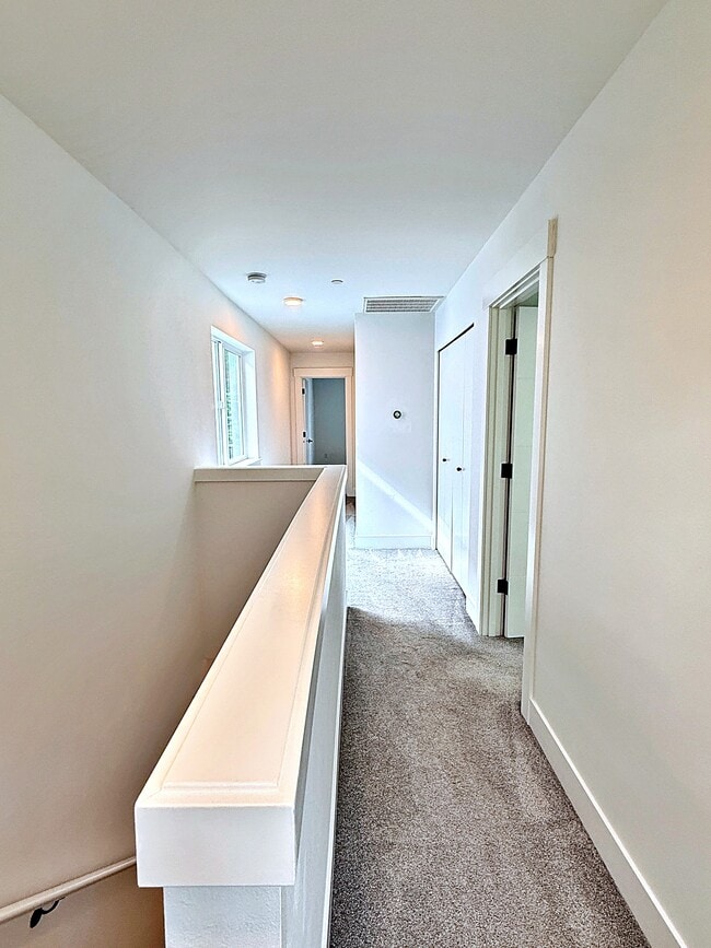 Building Photo - 4209 SE 80th Ave