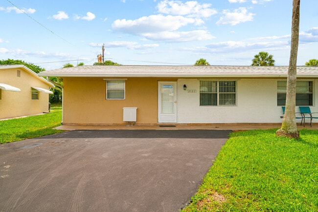 Building Photo - 2722 Peer Ln
