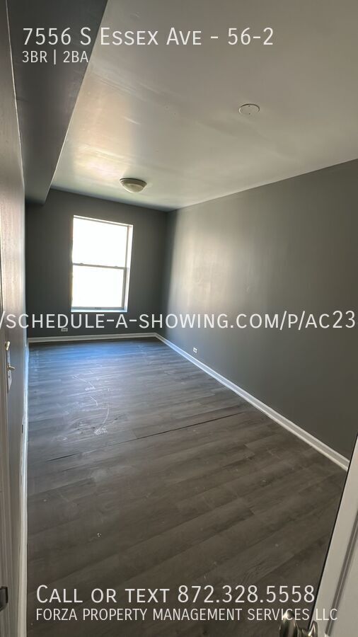 Building Photo - 7556 S Essex Ave