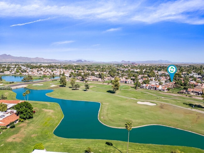 Building Photo - 7340 N Vía Camello Del Norte