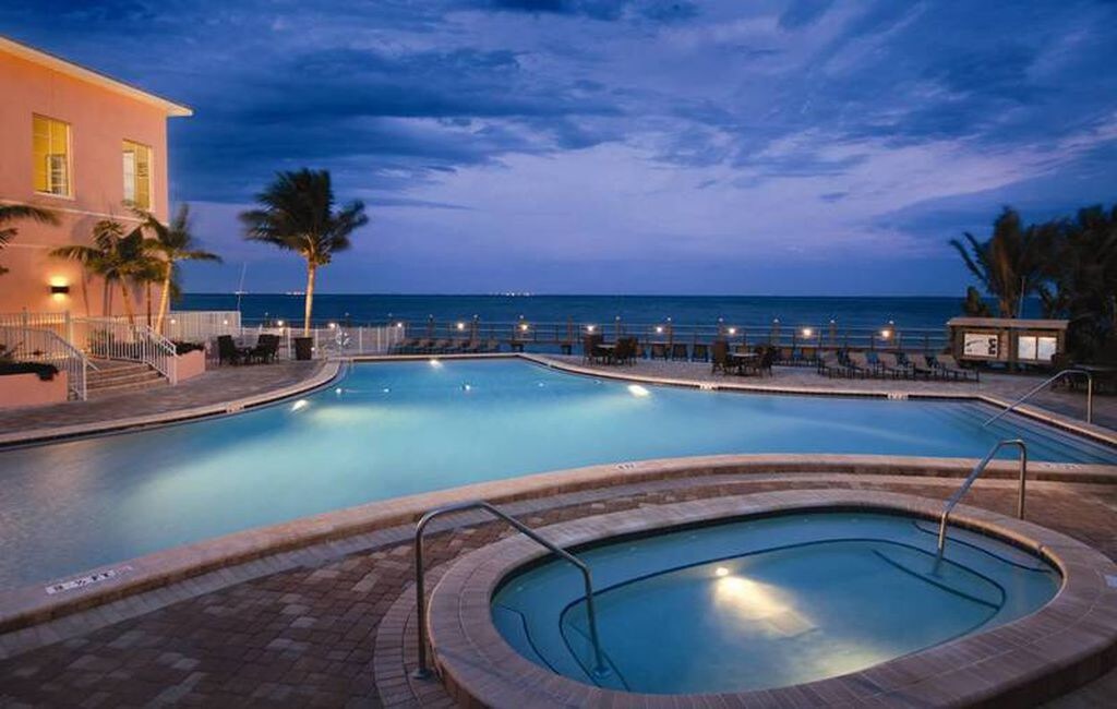 Building Photo - 5231 Beach Dr SE