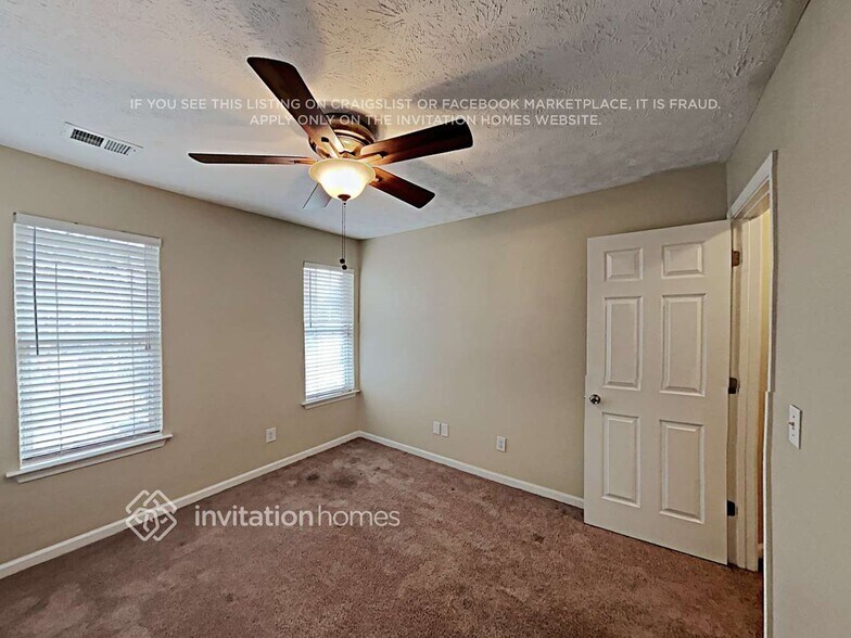 Building Photo - 3291 Hidden Valley Way SW