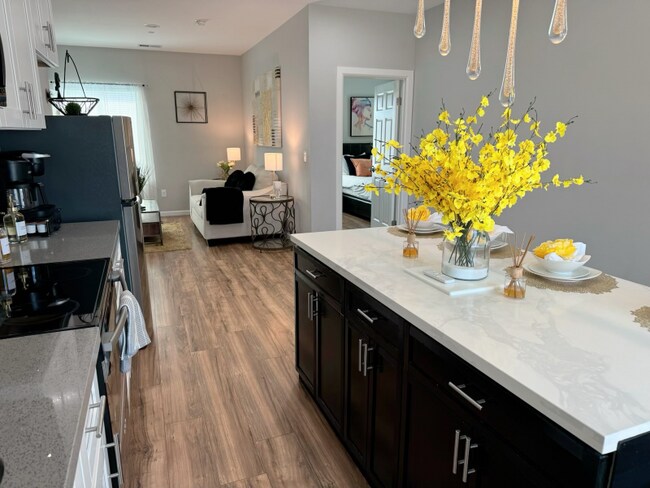 Building Photo - 532 Cesar E Chavez Pky