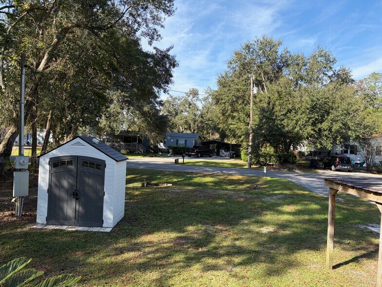 Building Photo - 75567 Johnson Lake Rd