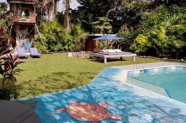 Building Photo - 750 NE 120th St