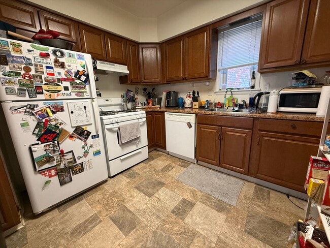 Building Photo - 5921-5923 Nicholson Street