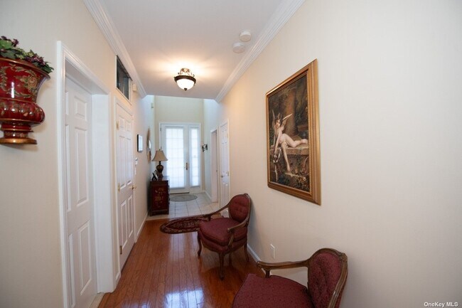 Building Photo - 546 Bardini Dr