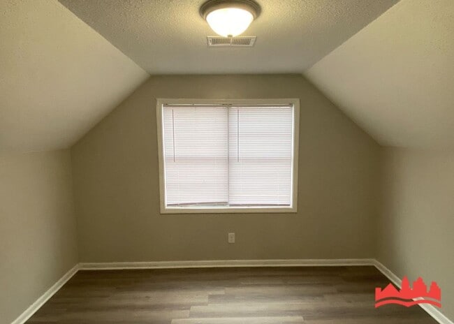 Building Photo - Welcome to 1703 Scottswood Street!