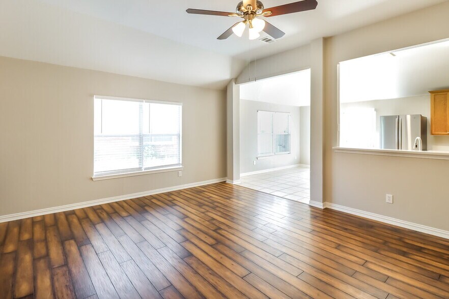 Building Photo - 1216 Sandpiper Dr