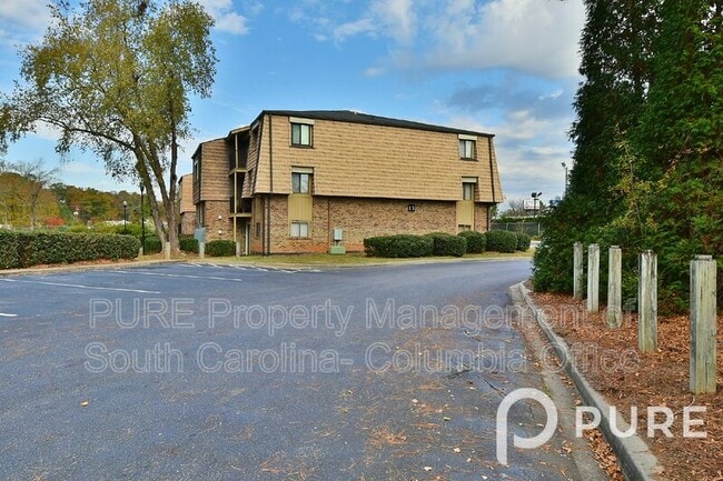 Building Photo - 1323 Old Manor Rd