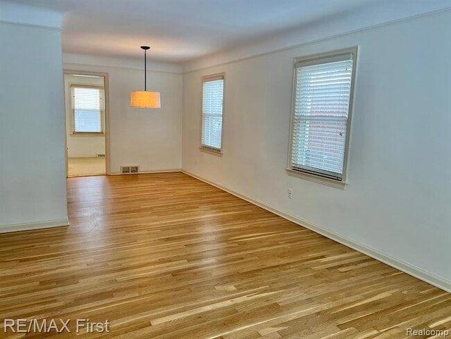 Building Photo - 4516 Robinwood Ave