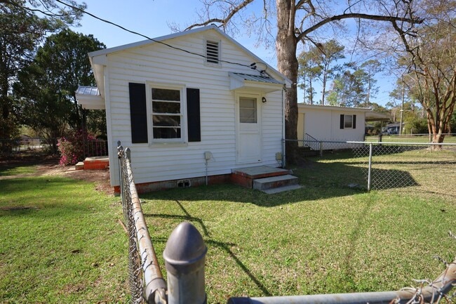 Building Photo - 1716 Charlton St