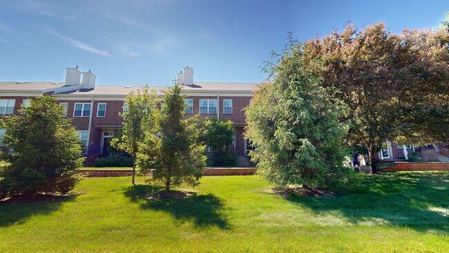 Building Photo - 1908 Lindsay Ln