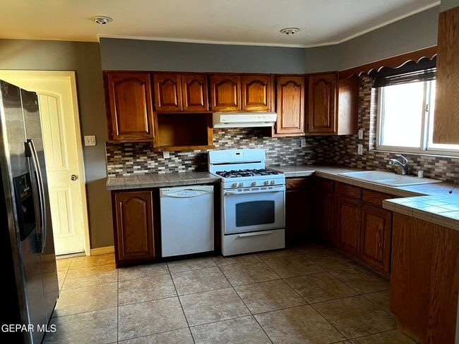 Building Photo - 112 De Leon Dr