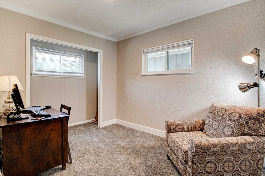 Study/office off the master bedroom - 4401 Strawberry Plains Pike