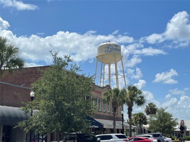 Building Photo - 2000 15th Ct NW