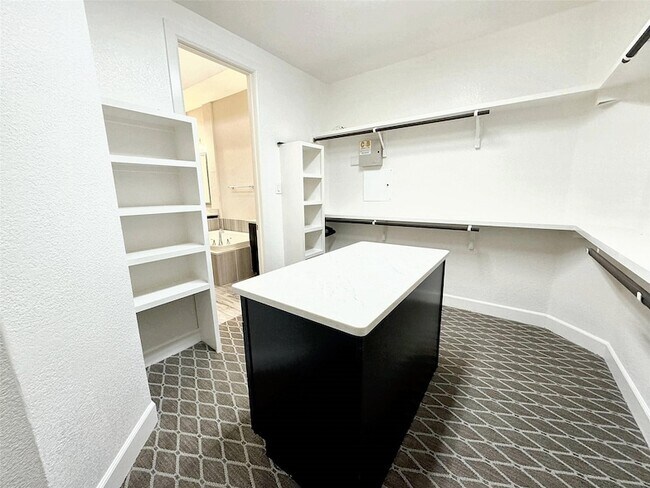 Building Photo - 1367 Branchwood Pl